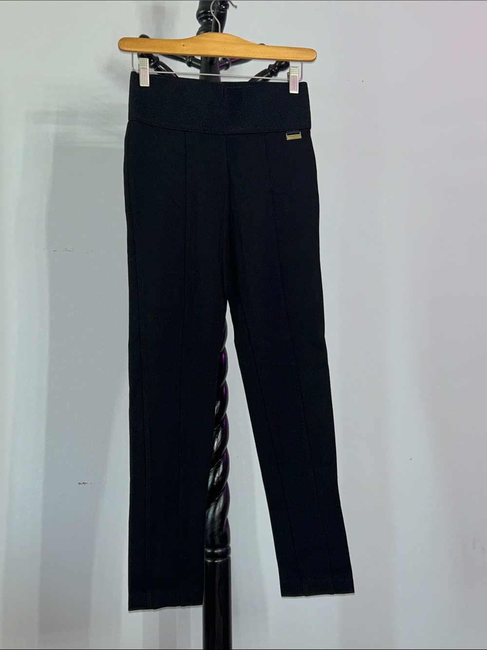 Black Ponte Slim Ankle Pants 17.1.B.3